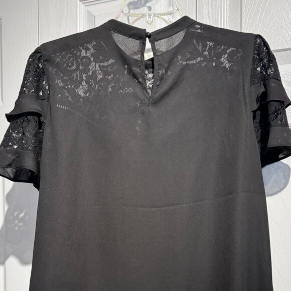 #154  NWOT Women's Suzy Shier Lace and Ruffle Blouse, Black, Size Large - Picture 3 of 6